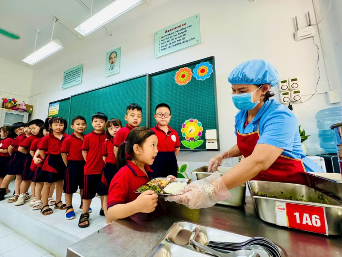 Thủ tướng chỉ đạo cấp bách: Siết chặt an toàn bữa ăn bán trú, không chọn nhà cung cấp chỉ vì giá rẻ